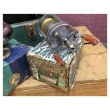 Vintage Tackle Box with lures + Pflueger SkilKast 1953 + Ocean City 1591 Reels