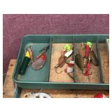 Vintage Tackle Box with lures + Pflueger SkilKast 1953 + Ocean City 1591 Reels