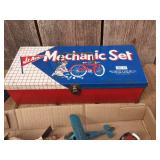 Group Vintage Toys + Gadgets