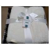 Berkshire Cream Velvet Soft 60 x 70...