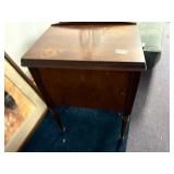 Antique  Singer sewing machine pre 1940