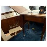 Antique  Singer sewing machine pre 1940