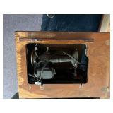 Antique  Singer sewing machine pre 1940