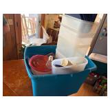 Lot of Tupperware with lids