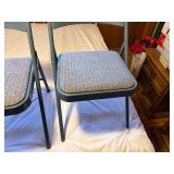 Set of 4 folding chairs and pop up table
