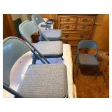 Set of 4 folding chairs and pop up table