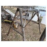 Swinging bench with frame