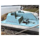 Paddle boat with lift