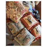 Lot of throw pillows