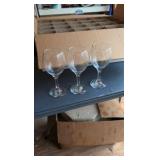 29 glasses round wine