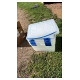 plastic totes made by Ziploc
