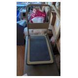 rolling cart looks to be collapsible