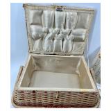 Vintage Sewing Basket & Sewing Supplies