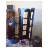 Tri fold room divider & electric pedestal fan. As shown. CASH ON SITE ONLY. PICKUP IS TUESDAY MAY 19TH FROM 11 AM TO 4 PM. REGARDLESS WHAT THE SCHEDULE STATES.