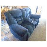 Very nice condition sofa. As shown. CASH ON SITE ONLY. PICKUP IS TUESDAY MAY 19TH FROM 11 AM TO 4 PM. REGARDLESS WHAT THE SCHEDULE STATES.