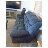 Very nice condition sofa. As shown. CASH ON SITE ONLY. PICKUP IS TUESDAY MAY 19TH FROM 11 AM TO 4 PM. REGARDLESS WHAT THE SCHEDULE STATES.
