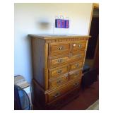 Dresser drawer. As shown. CASH ON SITE ONLY. PICKUP IS TUESDAY MAY 19TH FROM 11 AM TO 4 PM. REGARDLESS WHAT THE SCHEDULE STATES.