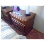 2 ends tables with 2 lamps. As shown. CASH ON SITE ONLY. PICKUP IS TUESDAY MAY 19TH FROM 11 AM TO 4 PM. REGARDLESS WHAT THE SCHEDULE STATES.
