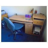 Computer desk with chair. As shown. CASH ON SITE ONLY. PICKUP IS TUESDAY MAY 19TH FROM 11 AM TO 4 PM. REGARDLESS WHAT THE SCHEDULE STATES.