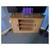 Wood night stand. As shown. CASH ON SITE ONLY. PICKUP IS TUESDAY MAY 19TH FROM 11 AM TO 4 PM. REGARDLESS WHAT THE SCHEDULE STATES.