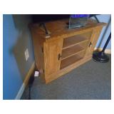 Wood night stand. As shown. CASH ON SITE ONLY. PICKUP IS TUESDAY MAY 19TH FROM 11 AM TO 4 PM. REGARDLESS WHAT THE SCHEDULE STATES.