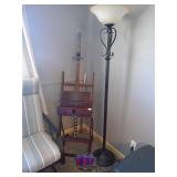 Freestanding lamp & artist easel. As shown. CASH ON SITE ONLY. PICKUP IS TUESDAY MAY 19TH FROM 11 AM TO 4 PM. REGARDLESS WHAT THE SCHEDULE STATES.