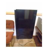 46 inch flat screen tv. Condition unknown. As shown. CASH ON SITE ONLY. PICKUP IS TUESDAY MAY 19TH FROM 11 AM TO 4 PM. REGARDLESS WHAT THE SCHEDULE STATES.