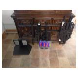 3 tv mounts. As shown. CASH ON SITE ONLY. PICKUP IS TUESDAY MAY 19TH FROM 11 AM TO 4 PM. REGARDLESS WHAT THE SCHEDULE STATES.