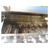 BBQ monument lp gas grill. Used but good condition. With cover. As shown. CASH ON SITE ONLY. PICKUP IS TUESDAY MAY 19TH FROM 11 AM TO 4 PM. REGARDLESS WHAT THE SCHEDULE STATES.