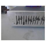 Realistic Brand Electronic graphic equalizer receviver? As shown. CASH ON SITE ONLY. PICKUP IS TUESDAY MAY 19TH FROM 11 AM TO 4 PM. REGARDLESS WHAT THE SCHEDULE STATES.