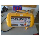 5 gal air tank with halogen lighting. As shown. CASH ON SITE ONLY. PICKUP IS TUESDAY MAY 19TH FROM 11 AM TO 4 PM. REGARDLESS WHAT THE SCHEDULE STATES.