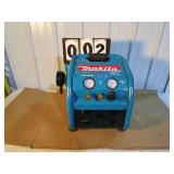Makita 4.2 Gallon Air Compressor - Model #MAC2400