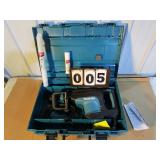 Makita 20 lb Demolition Hammer