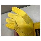 New Pair of Dewalt Premium Leather Driver / Work Gloves