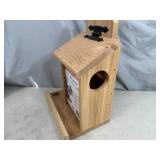 New Valley Splendor Cedar Critter Feeder