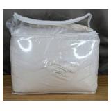 Queen White Comforter Set $79.99 Retail - Brand New