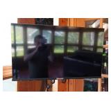Hisense 32A4H 32" LED LCD TV with Swivel Wall Mount