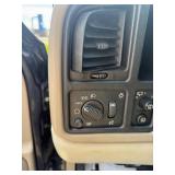 2004 CHEVROLET SUBURBAN 1500 LT (NO RESERVE)