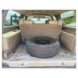2004 CHEVROLET SUBURBAN 1500 LT (NO RESERVE)