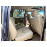 2004 CHEVROLET SUBURBAN 1500 LT (NO RESERVE)