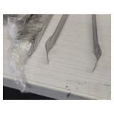 Tongs