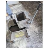 Commercial Rubbermaid Mop Bucket with Ringer