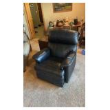 FLEXSTEEL Recliner H 40” x L 3’ x W 34”