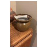 (9) Pottery pieces