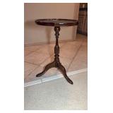 Vintage Bombay Co. pie crust table 20” tall