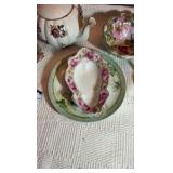 Vintage porcelain pieces