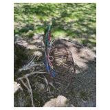 Concrete lawn ball hoder; metal wire seat
