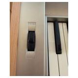 Yamaha Portable Keyboard with bench