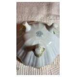 Vintage porcelain pieces