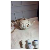 Vintage porcelain pieces